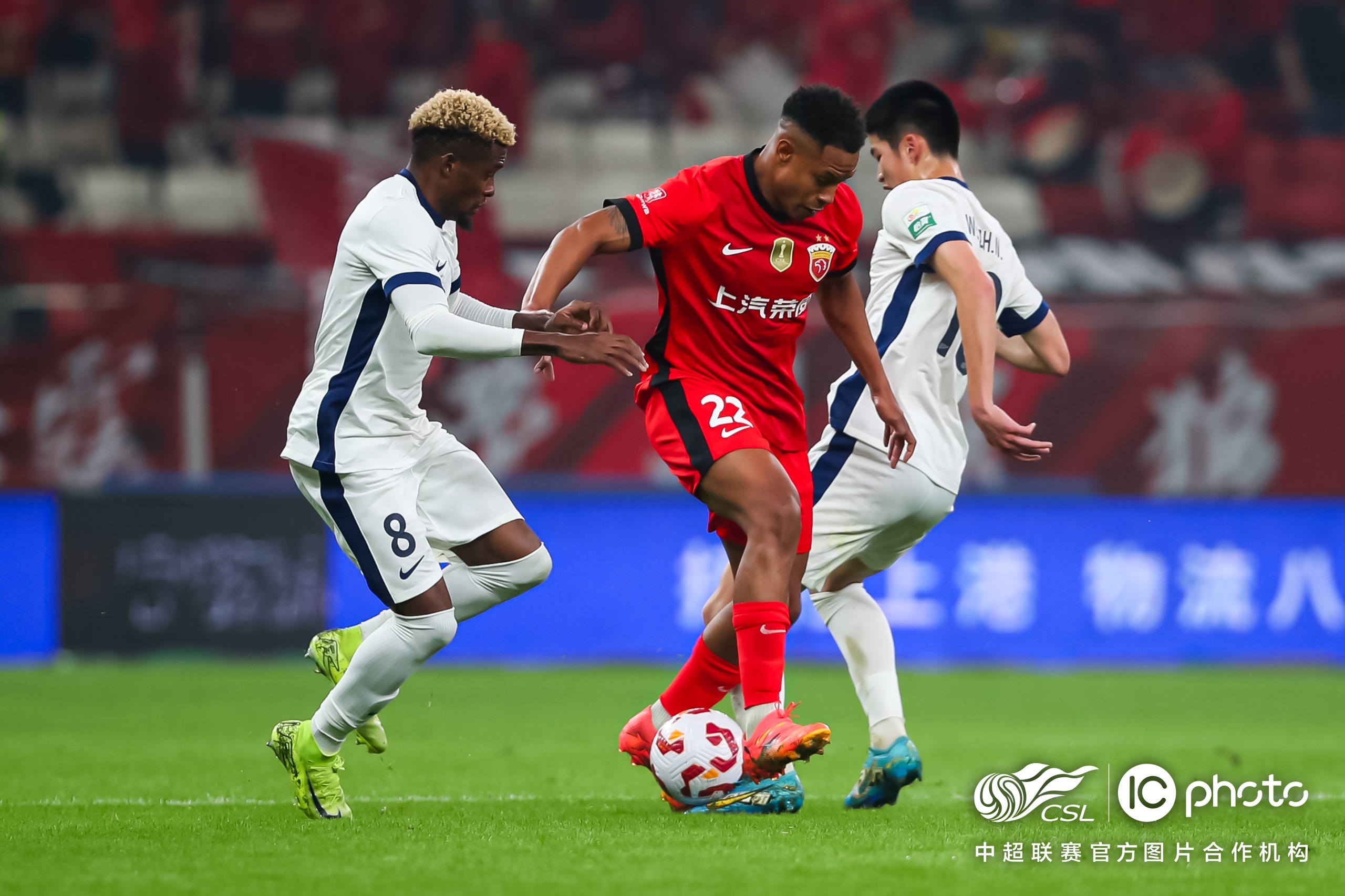 kaiyun-清晨突围战来临，武汉三镇围绕法国杯造点机会，赛场秩序良好，控场能力受关注的简单介绍