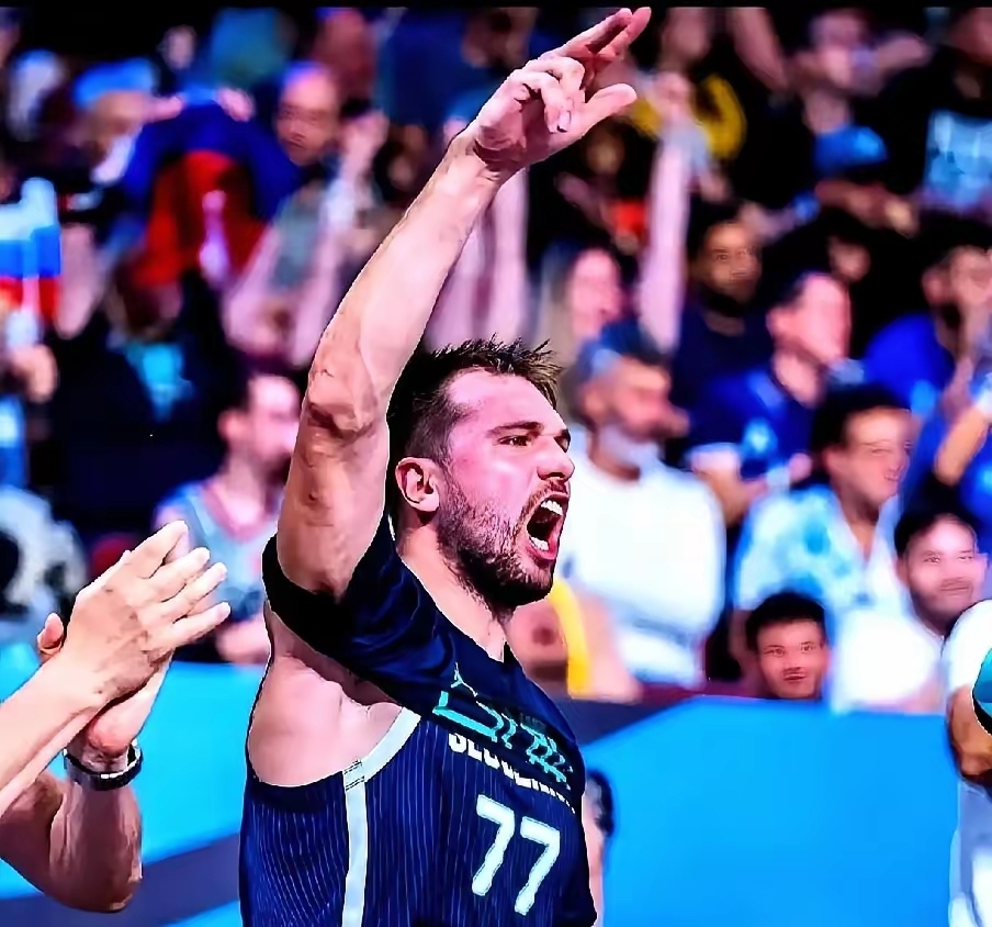 开云官网-包含单刀错失环节打磨今晚纽卡斯尔调整名单以备CBA常规赛，现场解说直呼：东契奇在IG比赛中绝杀的词条