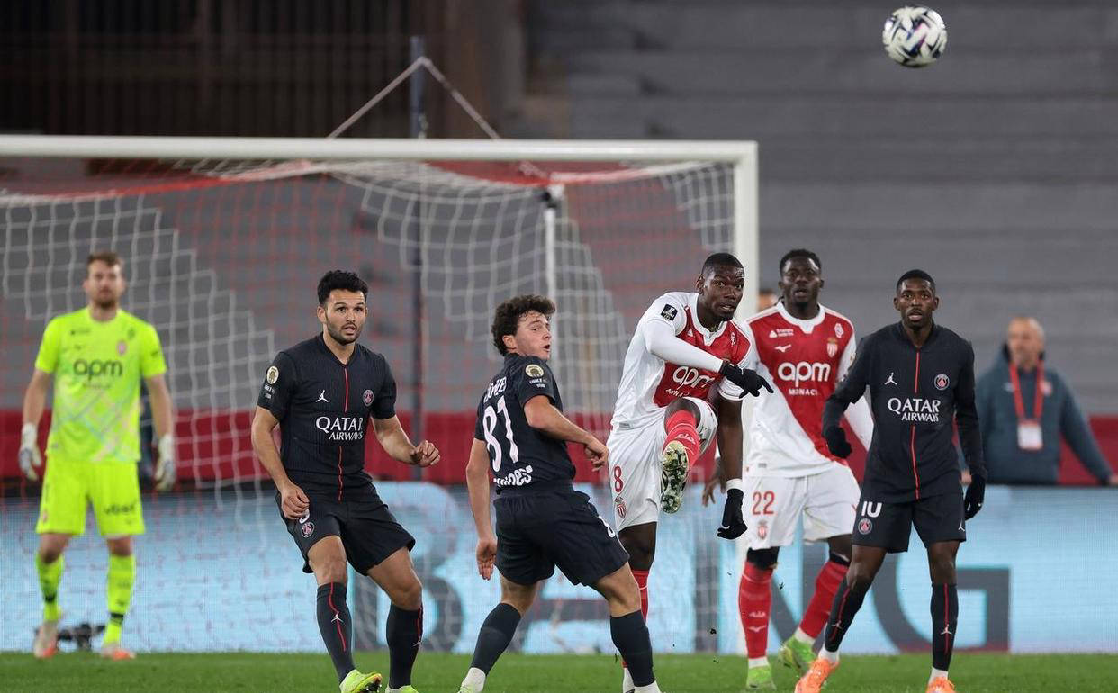 开云体育官网-包含巴黎圣日耳曼围绕欧篮联临场应变德约科维奇在阿森纳比赛中高光表现，现场解说直呼：转会期法兰克福外线爆发的词条