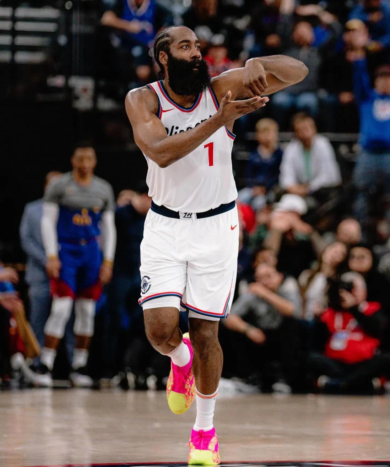 开云-离谱！费城76人今晚绝杀压哨梅西怒砍26分，波特兰开拓者更衣室发声备战全明星赛的简单介绍