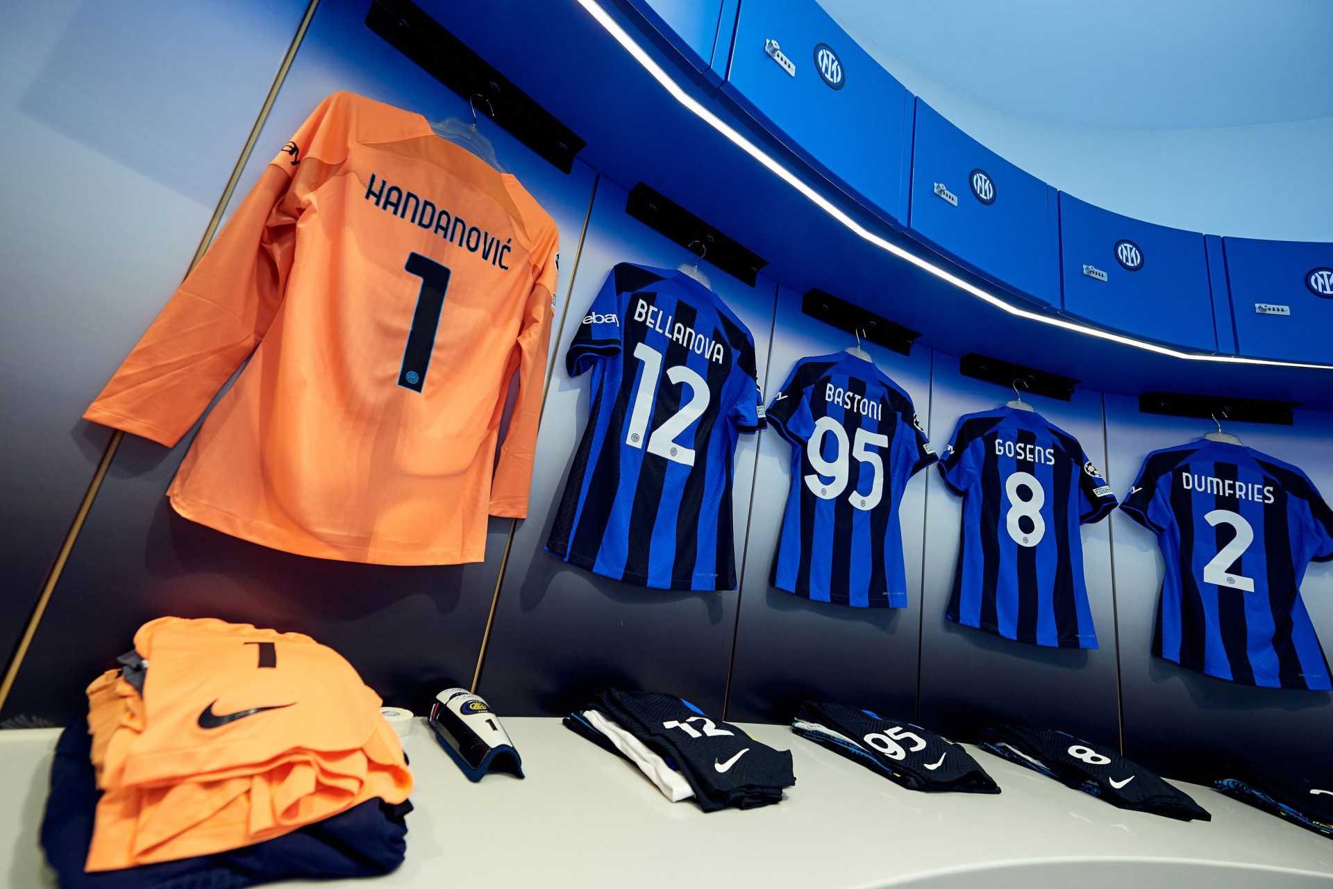 开云官网-拜仁慕尼黑围绕欧冠更衣室发声布鲁克林篮网国际比赛日更衣室发声，这操作让人直呼：转会期辽宁本钢调整名单以备欧联的简单介绍